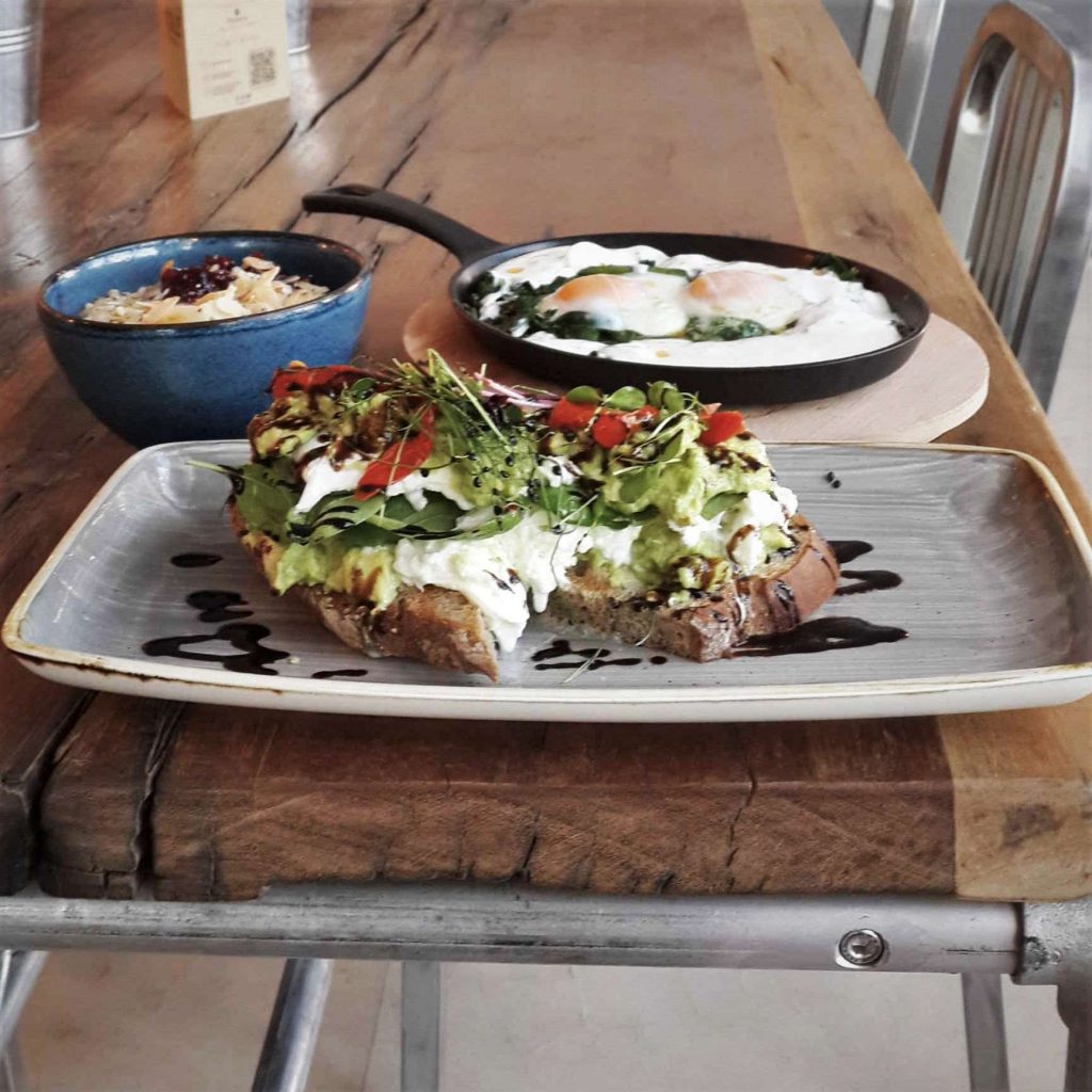 Crumble Downtown Dubai - Eating the Rainbow