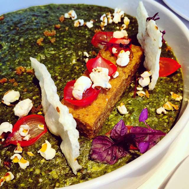 Paneer-and-Spinach-Curry-with-Lentil-Wadi-and-Rice-Crisp