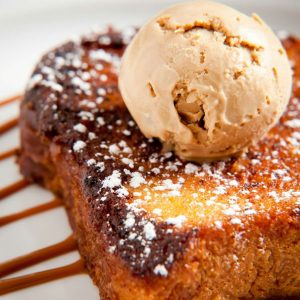 La Résidence: Lounging Around