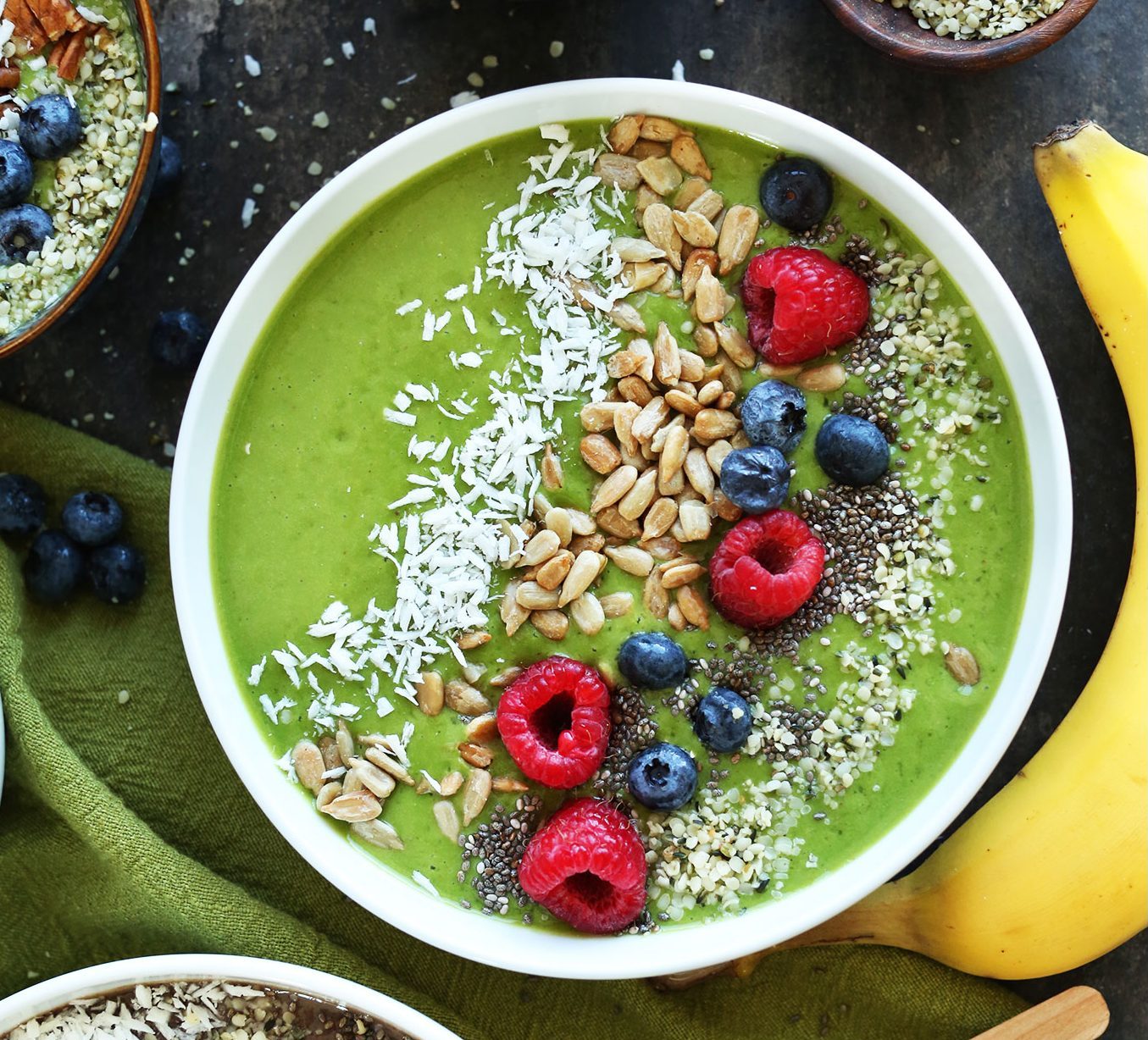 amazing-green-smoothie-bowls-change-the-color-with-shade-of-berry-the-best-way-to-make-a-smoothie-a-meal-vegan-glutenfree