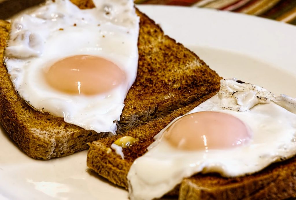 fried-eggs-breakfast-toast-food-50600